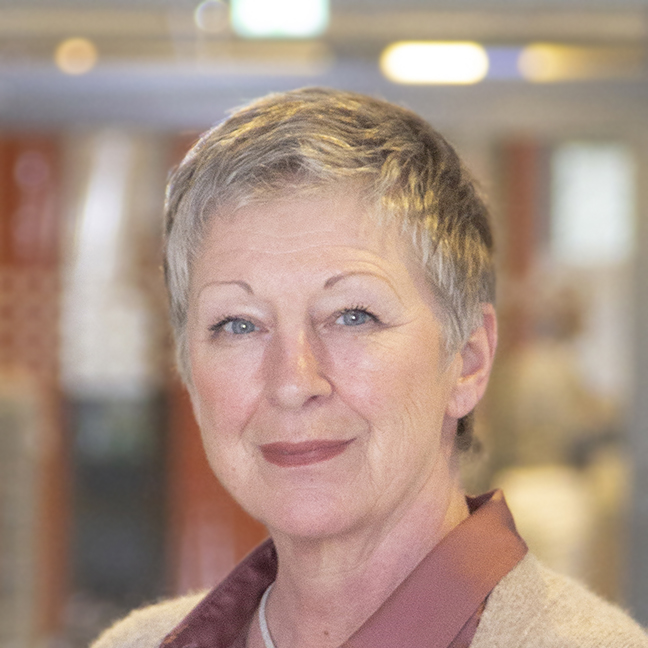 Dr. Astrid Gesang