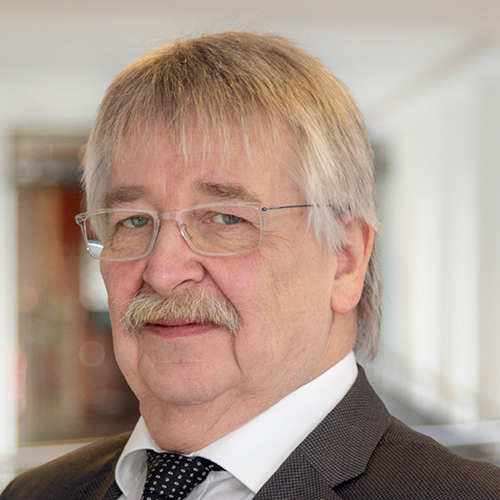 Dr. Christoph Schöttes